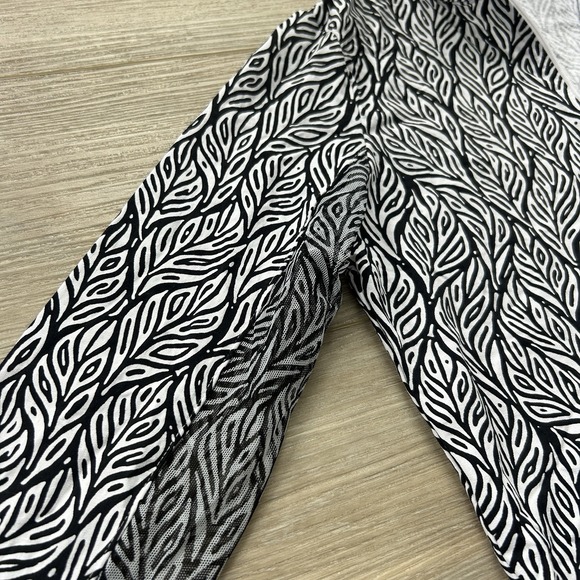 NWT IBKUL Women's XS Sally Black & White Mock Zipper Long Sleeve Top 50 SPF - Picture 4 of 14